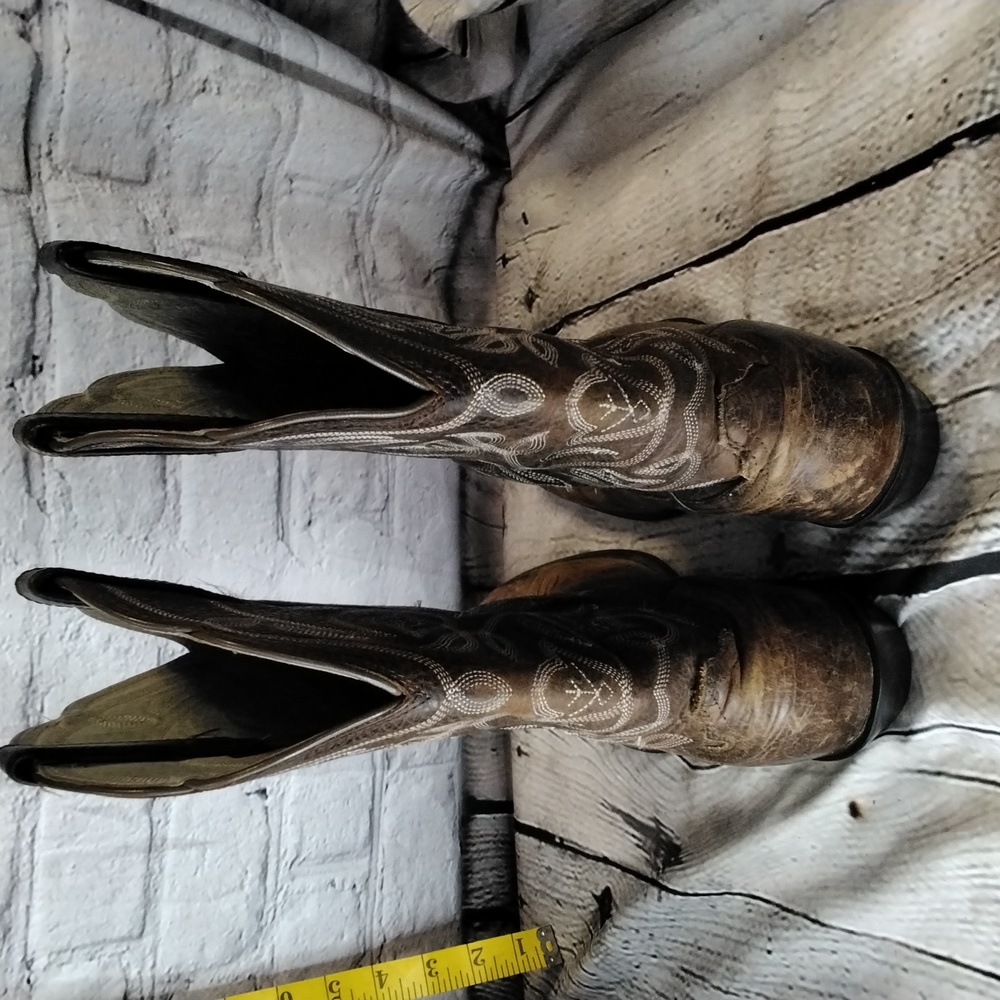 Ariat western boots - Picture 3 of 9